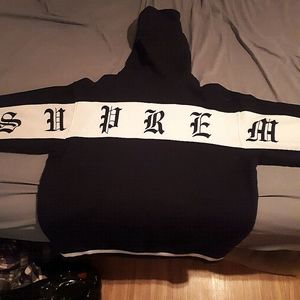 Supreme hoodie